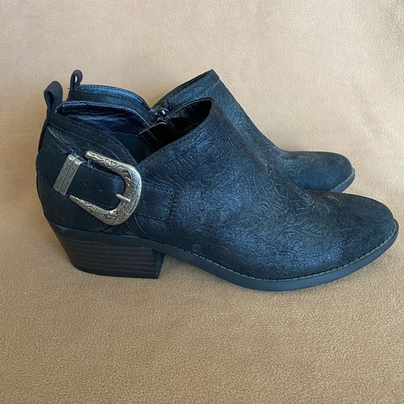 White Mountain Boots Womens Davenport Ankle Bootie Black Buckle Heels 9M - Picture 2 of 11